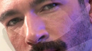 menatplay: Muscular Man Strips for You