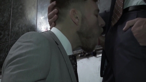 menatplay: Matthew's Masterful Men's Room Mojo