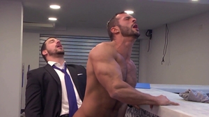 menatplay: Banging Builders: A Glimpse of Glory