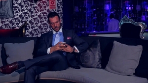 menatplay: Serving Cocktails to Denis Vega