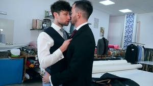menatplay: Dressed Up for Gay Domination