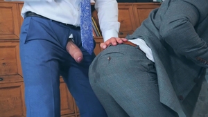 menatplay: Sneaking a Peek at Hunky Kike