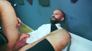 menatplay: Big Cock Business Trip