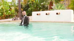 menatplay: Wet and Willing: A Lunchtime Treat