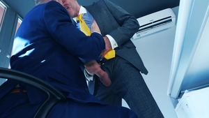 menatplay: Holiday Spirit Ignites Desire