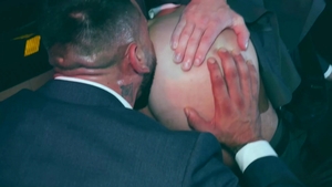 menatplay: Horny Studs Connect and Cruise Through the Night