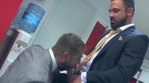 menatplay: Horny Colleagues Get Busy