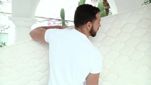 menatplay: Blue-Collar Buck Gets Banged