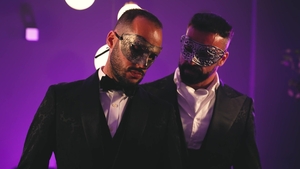 menatplay: Mael's Curious Holiday Encounter