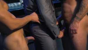 menatplay: Betting on a Good Time for an Executive