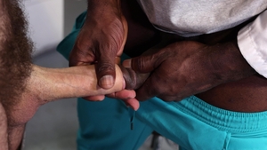 Extra Big Dicks: Valentin's Doctorly Dick Suck