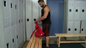 Men Over 30: Gym Betrayal: Treys Redemption