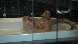 Bro Seeking Bro: Seth Rides Bravo's Hefty Tool in the Tub