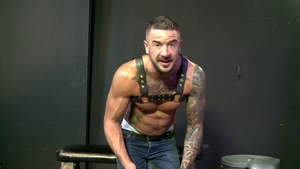 Men Over 30: A Hungry Bottom Desires a Proper Fuck