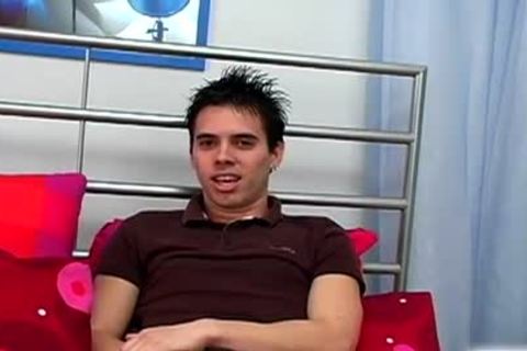 twink receives interviewed tthis chabn jerks it off unprotected