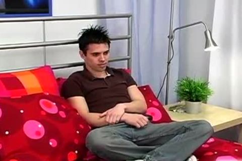twink receives interviewed tthis chabn jerks it off unprotected