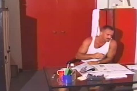 matureer dude jerks to make himself cum all over