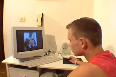 Watching gay porn, and tthis guyn I am in one! LOL