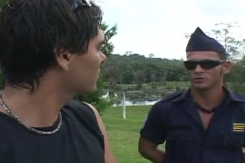 this man pokes his way out of trouble