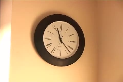 Wedding jitters puts tgreetingss groom in weenies way