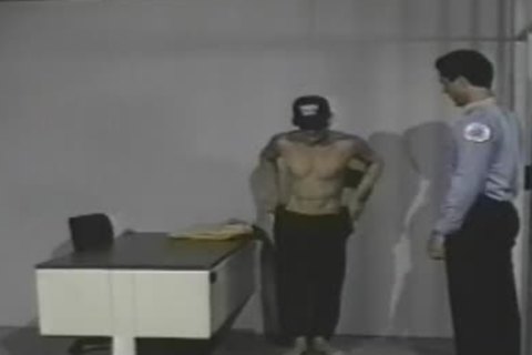 Officer has his sexual ways with his prisoner