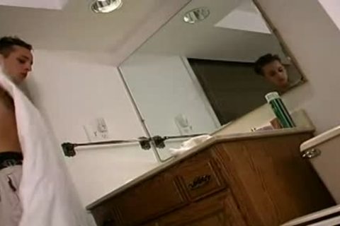 dude jerks off after cleaning