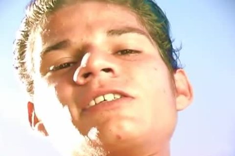 blonde chap gets banged on doggy style outside